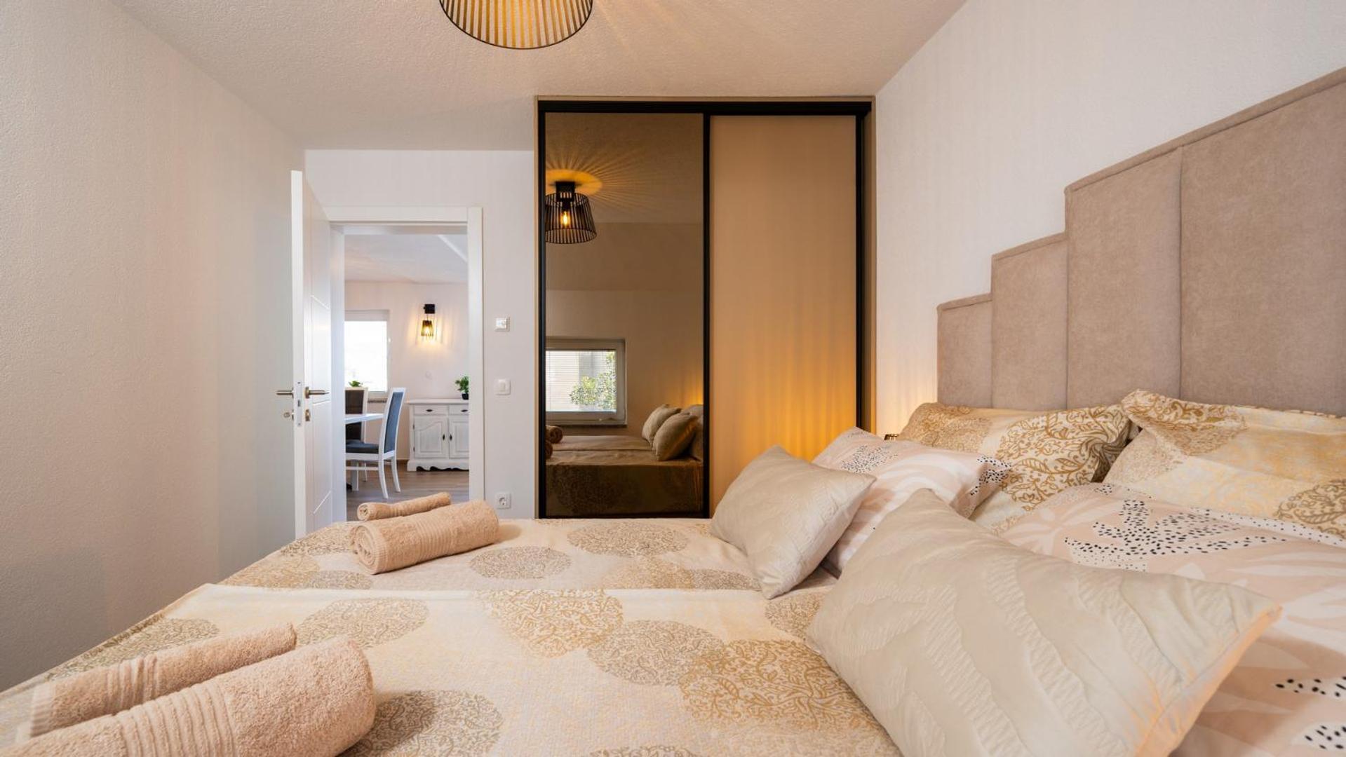 Apartments Summer Трогир Екстериор снимка